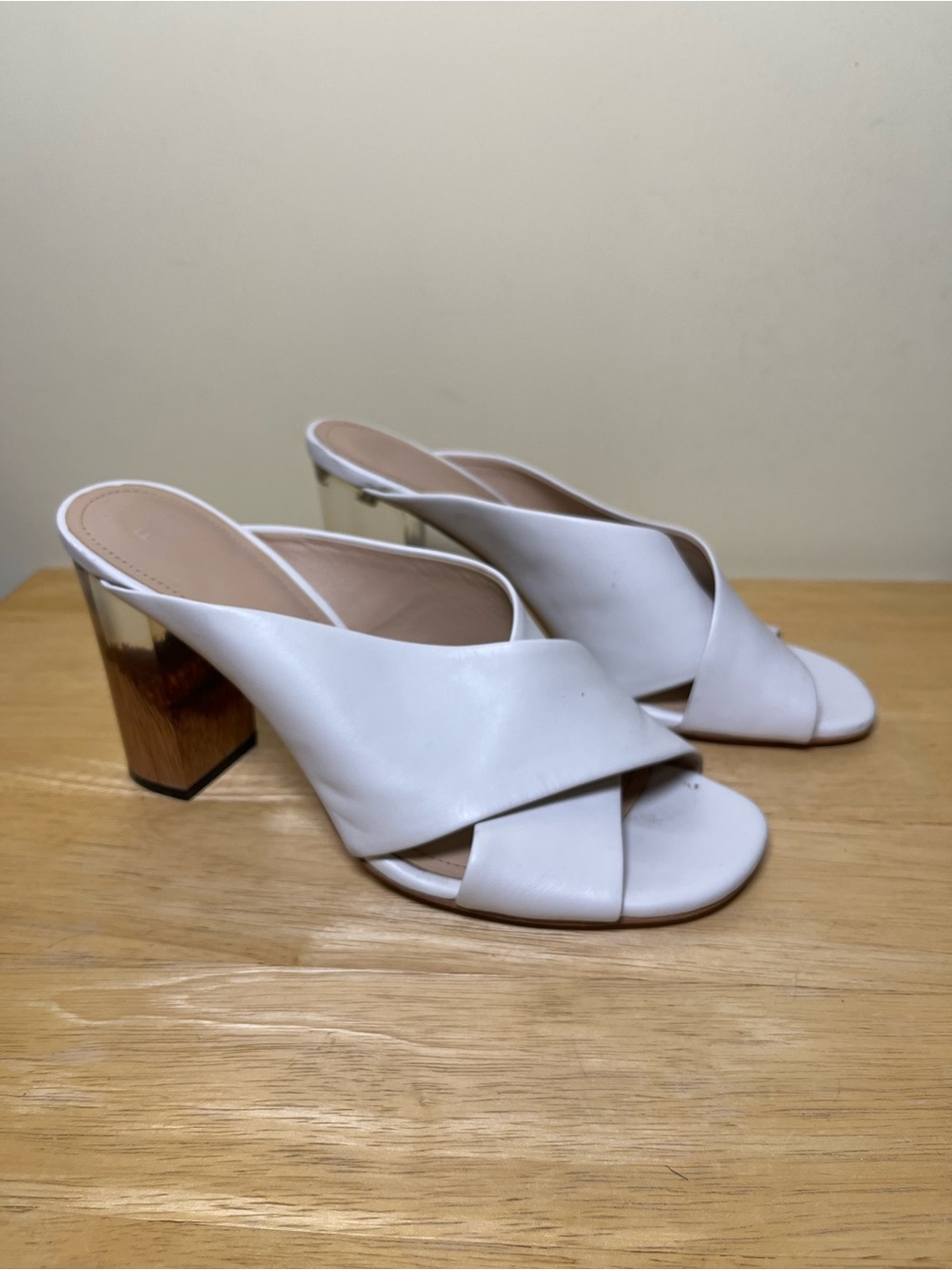 Pour La Victoire PVL Harley White Leather Crisscross Mule Resin Heels Size 8